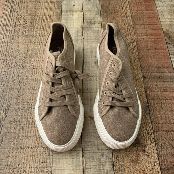 Just Fab Women's Sz 8M Sneakers Shoes Portabella Low Top Lace Up Canvas - Picture 3 of 10